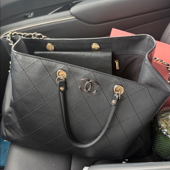 CHANEL Large Shopping Tote Bag - Picture 2 of 12